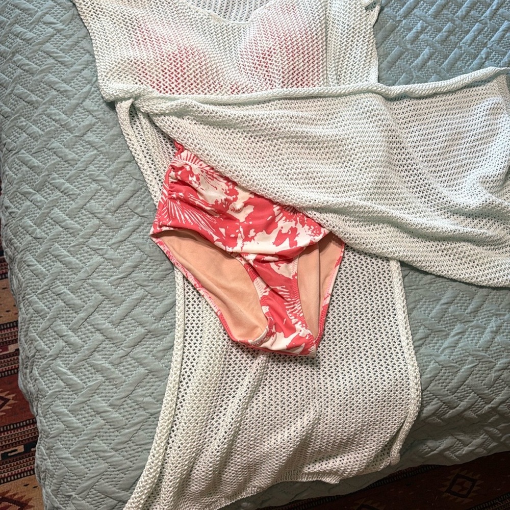 Mesh Coverup in mint